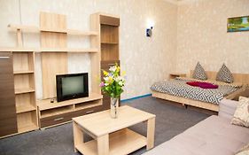 Semi-luxury Apt on 82 Nezalezhnoi Ukrаiny Street near Intourist Hotel
